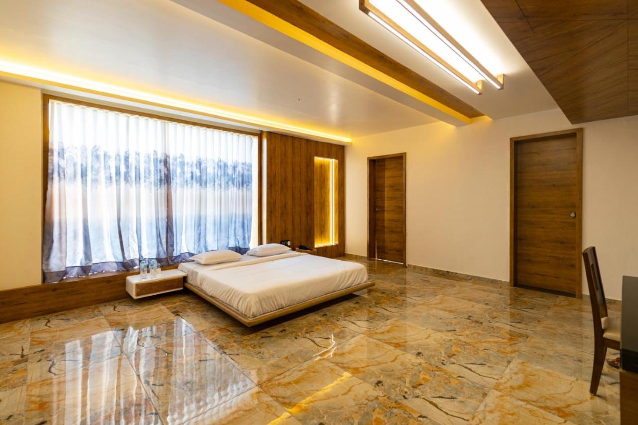 The Heaven Water Park And Resort & Restaurant Virpur Buitenkant foto